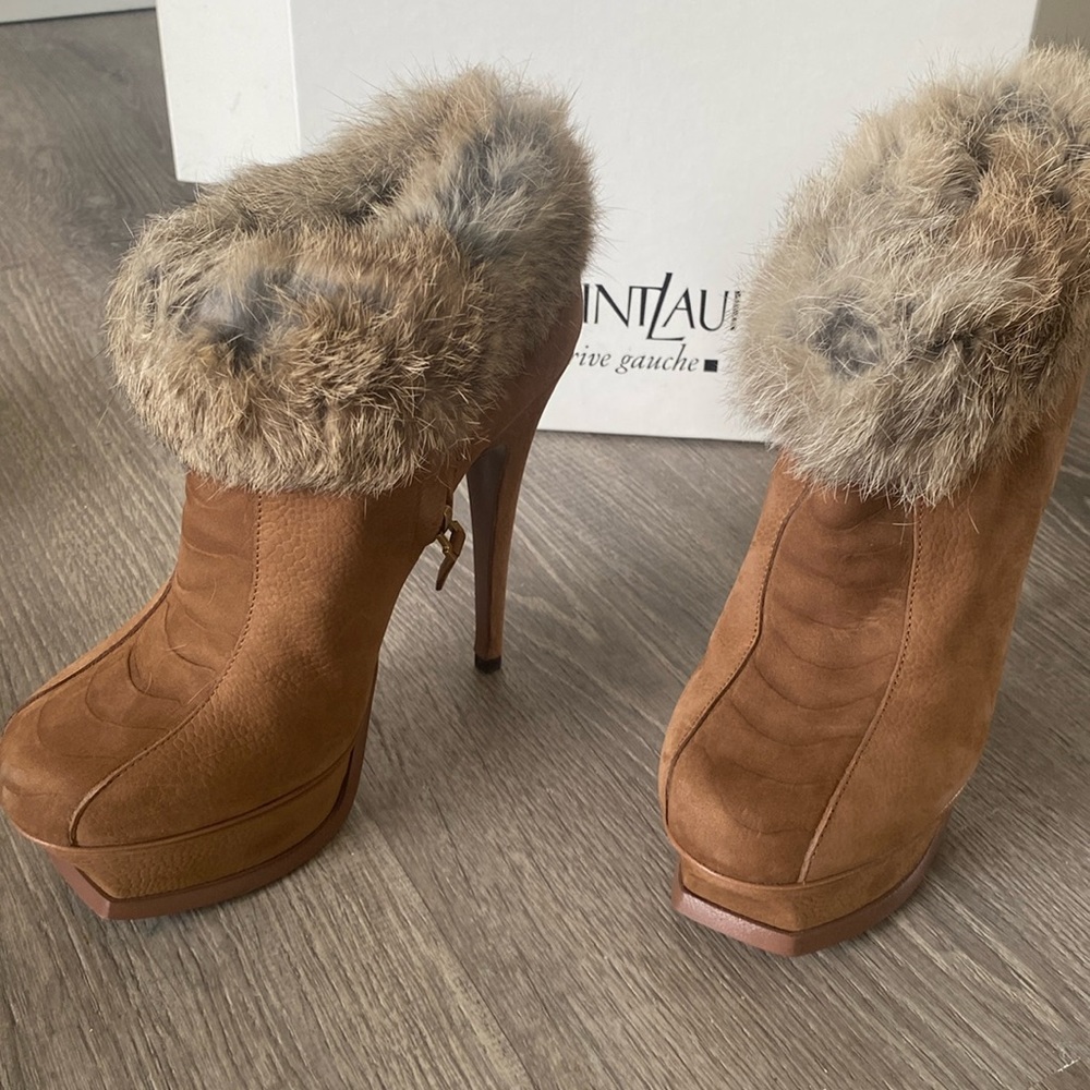 Saint Laurent booties with fur